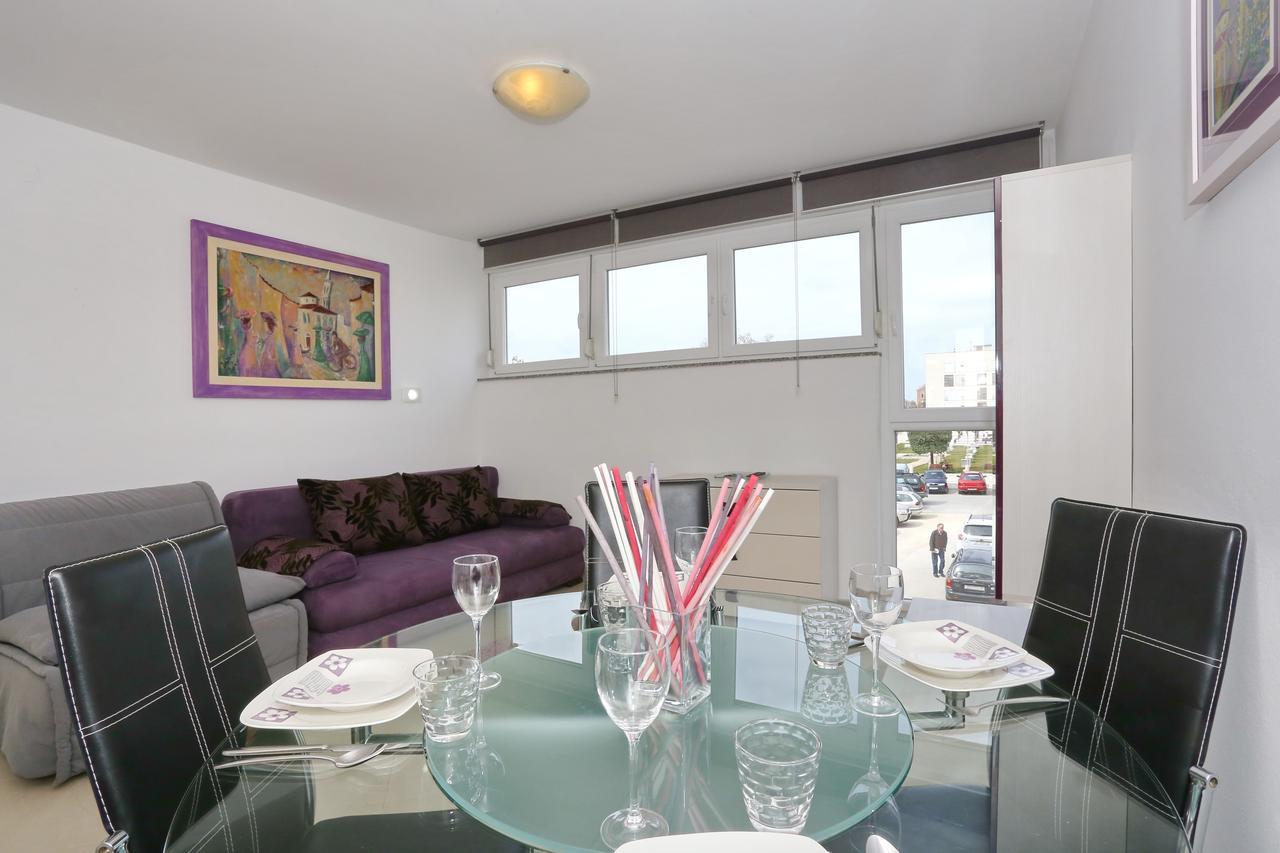 Town Center Apartment *